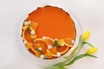 Sitruksinen pannacotta-kakku