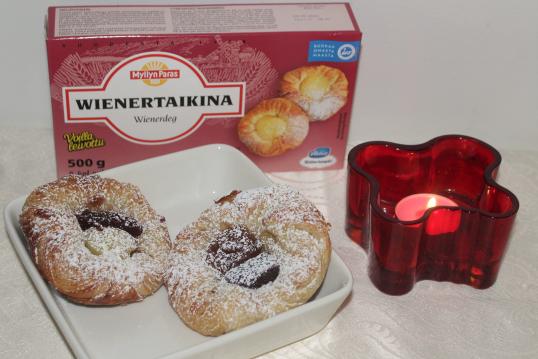 Wienerit kahdella täytteellä
