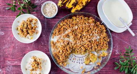 Helppo raparperi-kaurapaistos