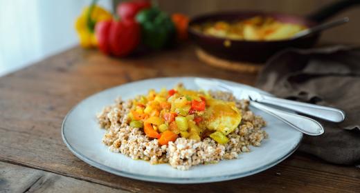 Paprika-mangochutney -kanaa ohralla