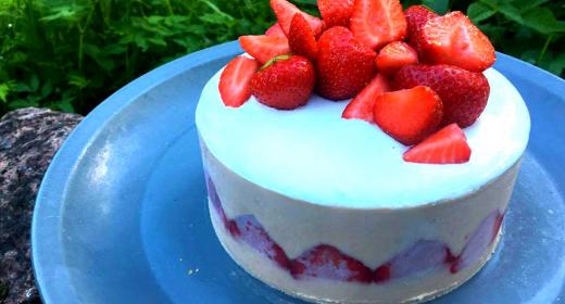 Raparperi-mansikka-fraisier