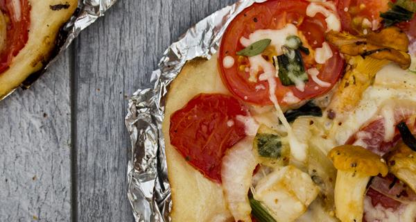 Vegepizza grillissä