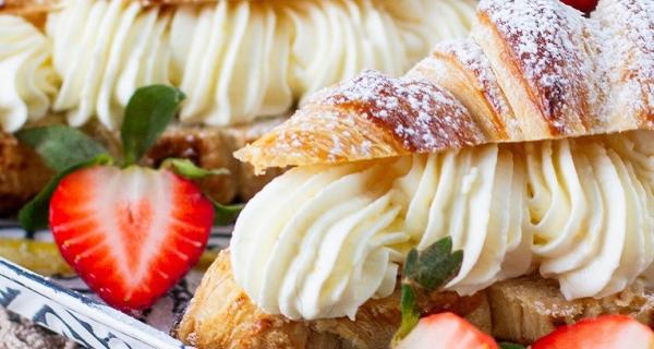 Keväiset sitruunacroissantit