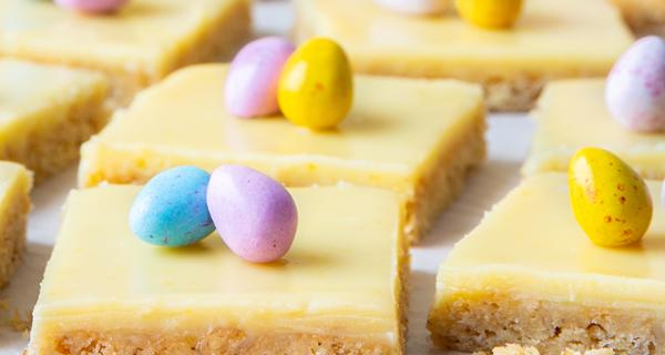 Valkosuklaa-sitruunaruudut