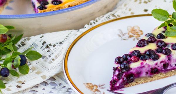 Helppo mustikkapiirakka sitruunarahkalla