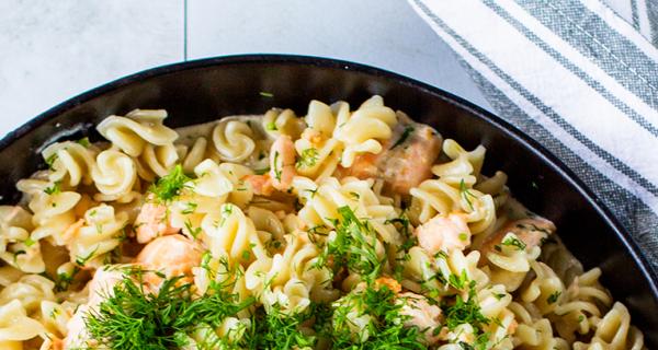 Nopea lohipasta Pikku Kierrepasta
