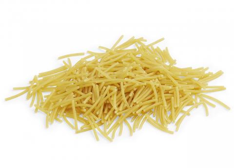 Vaalea katkottu spagetti