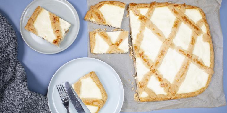 Rahkapiirakka pullataikinasta