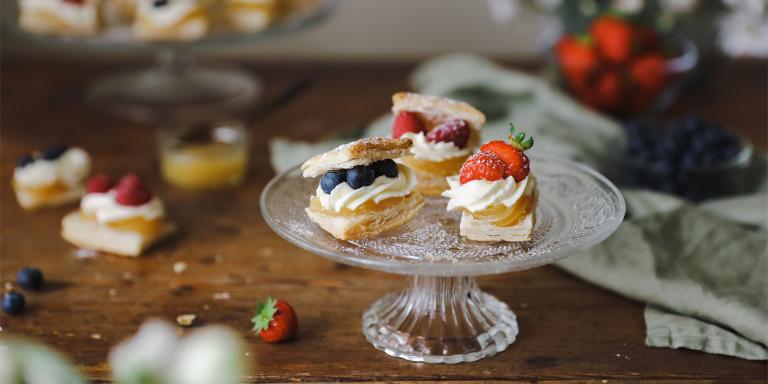 Lehtevät marjaisat cocktailpalat