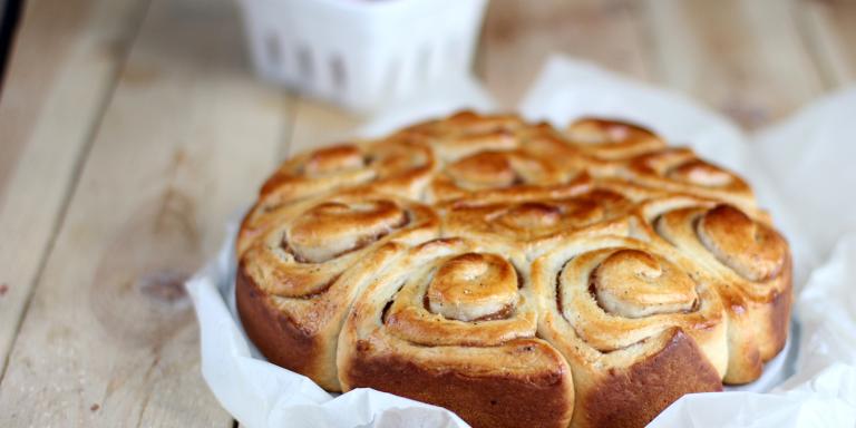 Bostonkakku kaneli-omenatäytteellä