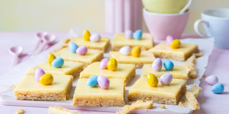 Valkosuklaa-sitruunaruudut