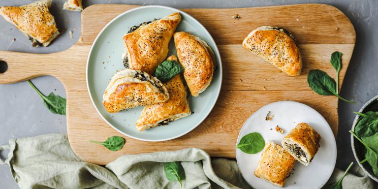 Pinaatti-fetapasteijat