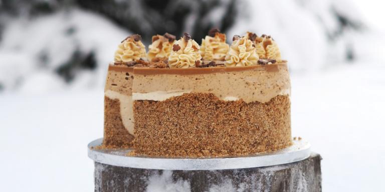 Iida Huhtaluhdan jouluinen kermaliköörikakku