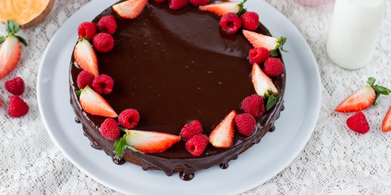 Helppo bataattisuklaakakku