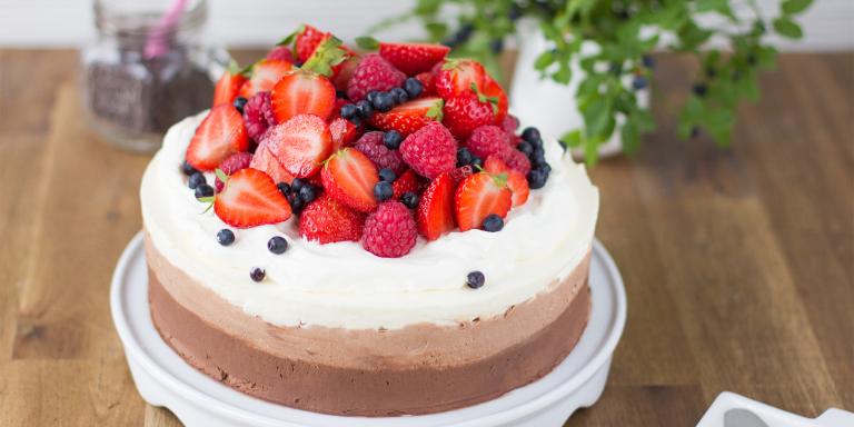 Kolmen suklaan hyydykekakku