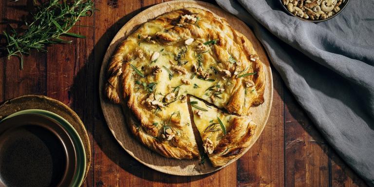 Brie-kierre lehtitaikinasta