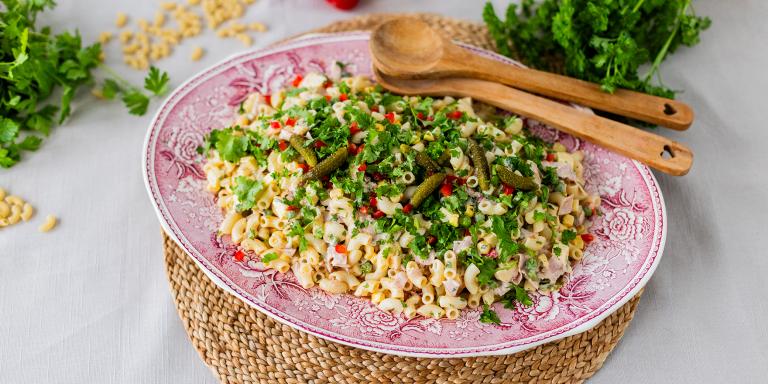 Kinkku-makaronisalaatti