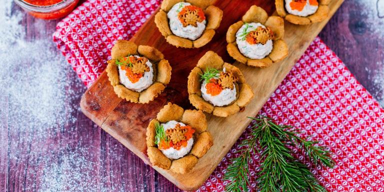 Suolaiset savulohi-piparikupit