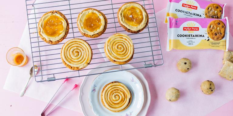 Salted caramel cookies