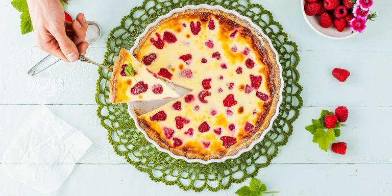 Helppo vadelmapiirakka