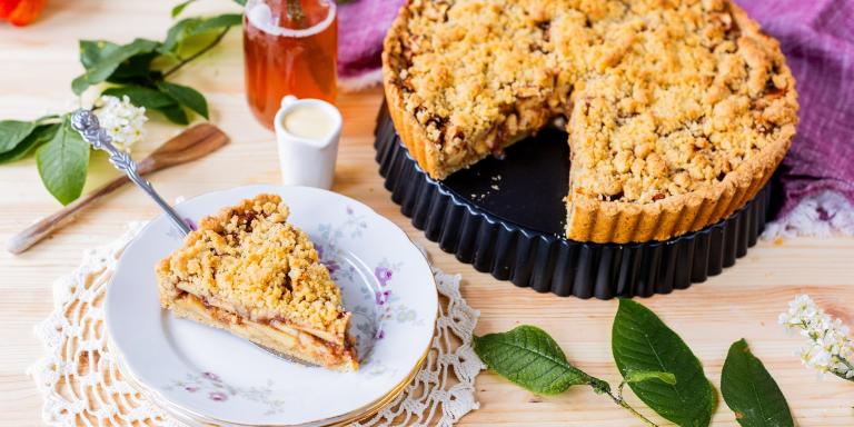 Kinuskinen omenapiirakka