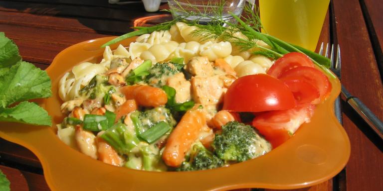 Fusillit lohikastikkeella