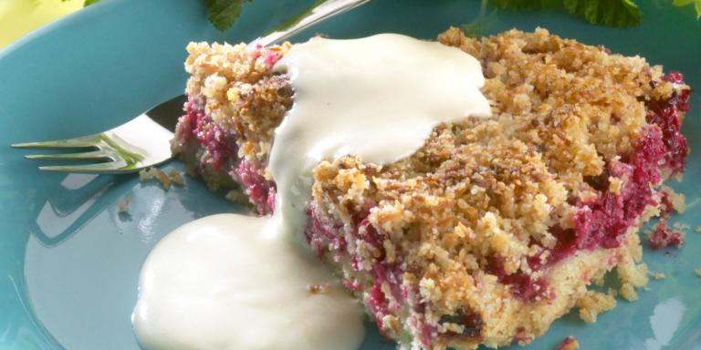 Kaurainen Kookos-karpalopiirakka