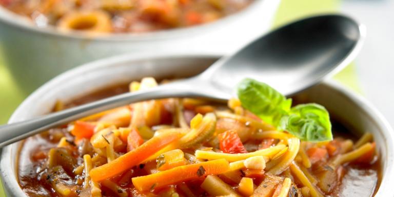 Savukinkku-Minestronekeitto