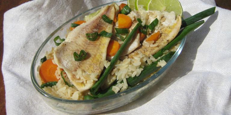 Ahvenfileet ja kasvikset wokissa tai muurinpohjapannulla