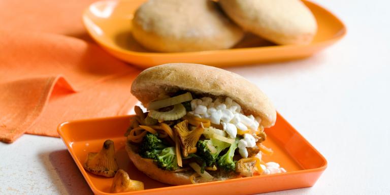 Pehmeät Pitaleivät Sieni-kasvistäytteellä