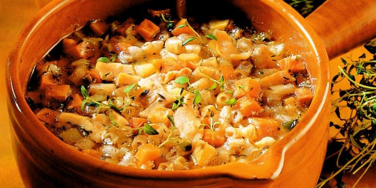 Raketti-makaronikeitto