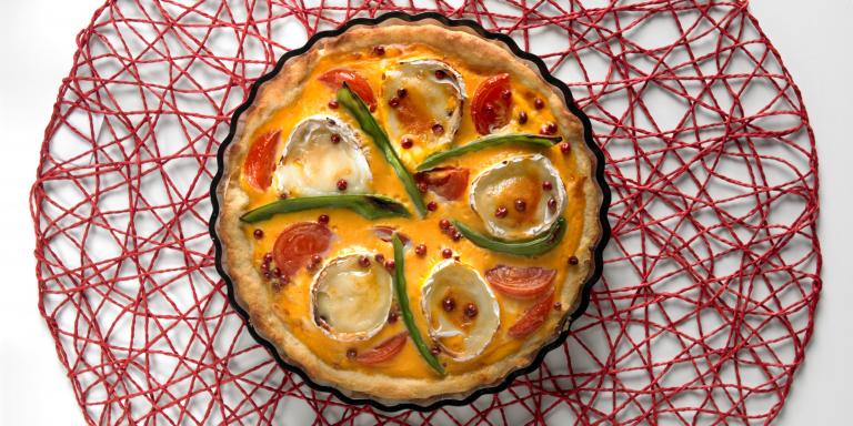 Pyöreä Vuohenjuusto-tomaattipiirakka