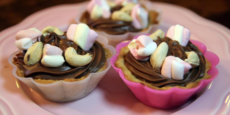 Vaahtokarkki-suklaamousseleivokset