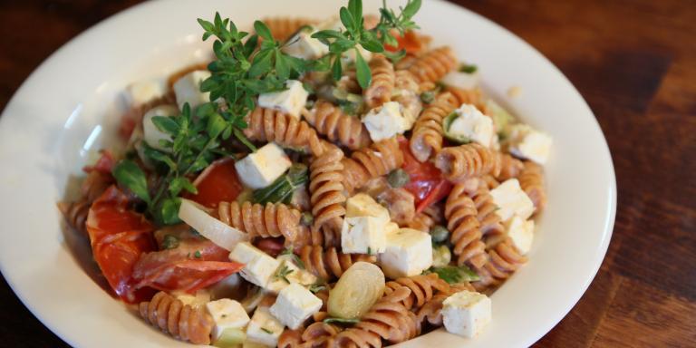 Feta-tuoretomaattipasta