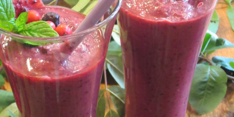 Pihlajanmarja tai Marja-aronia Suklaasmoothie