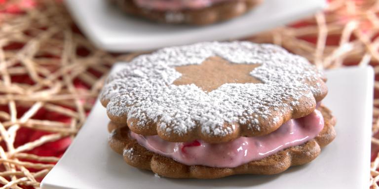 Pipari-Whoopiet Karpalotäytteellä