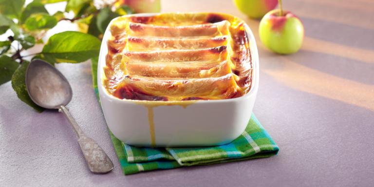 Omena-luumutäytteiset jälkiruoka-cannellonit