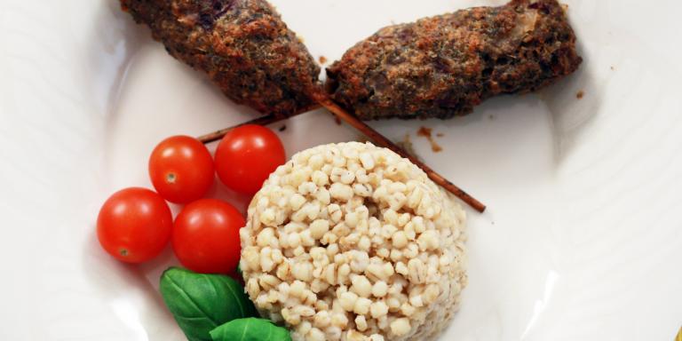 Lihamureke ja Lammasvartaat, lisäkkeenä Riisi+Ohraa