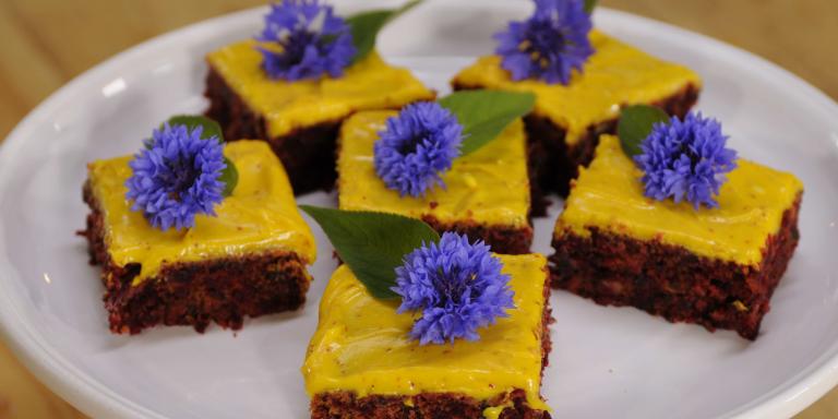 Punajuuri-suklaakakku