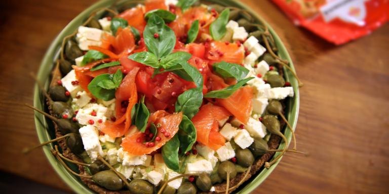 Suolainen piirakka tuoretäyttein