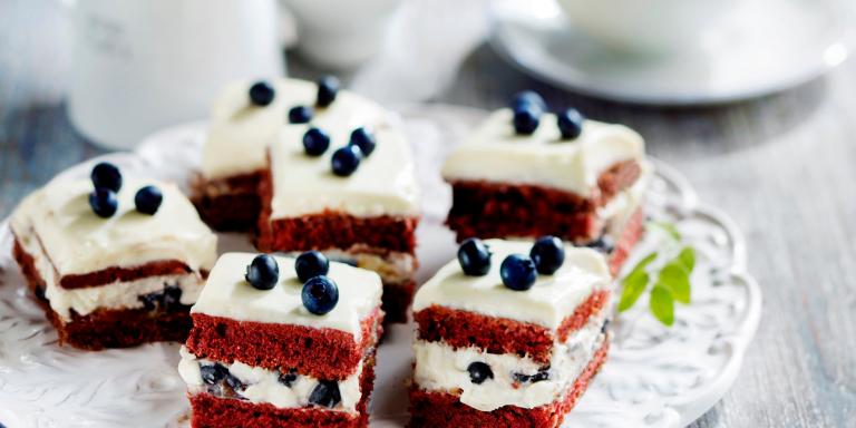 Red Velvet -mustikkaleivokset