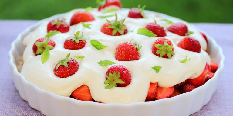 Kevyt mansikkatorttu