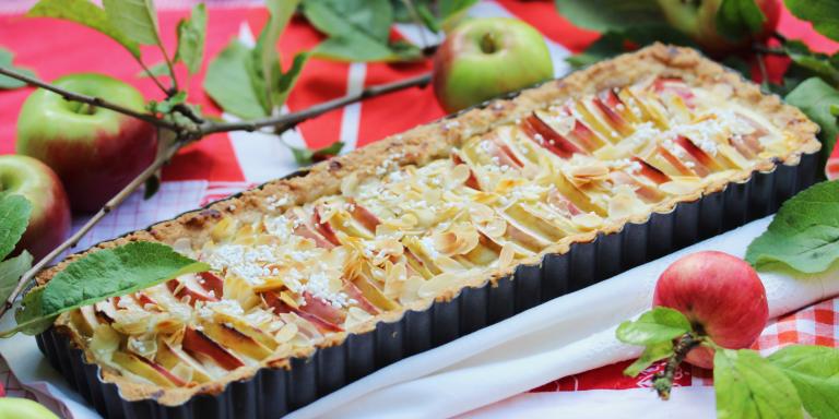 Helppo omenapiirakka