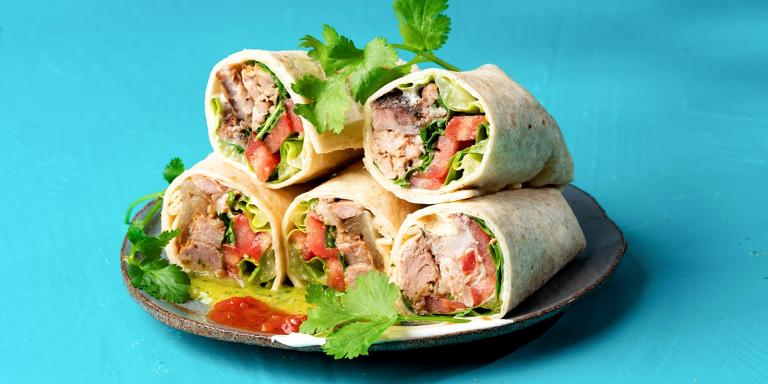 Appelsiini-possuburritot ja mangosalsa