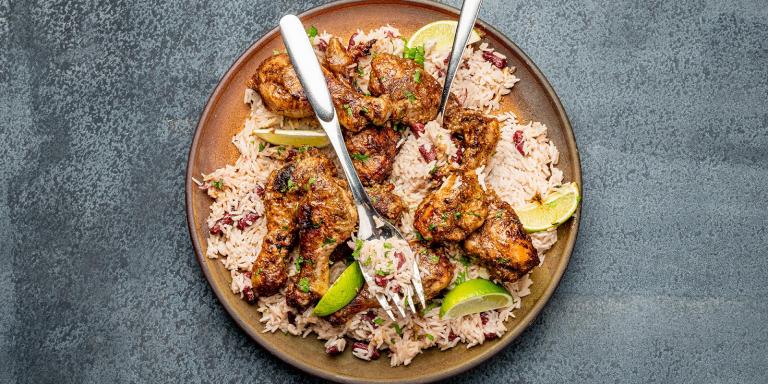 Grilled Jerk Chicken ja kookos-papuriisi