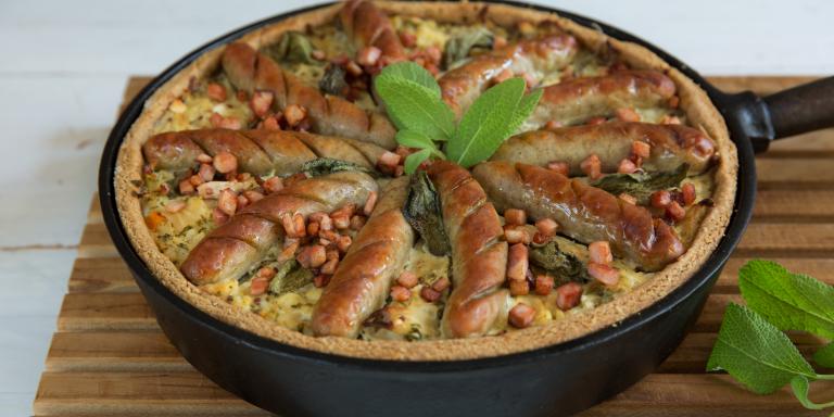 Bratwursti-hapankaalipiiras