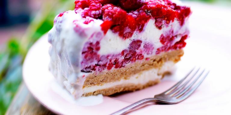 Jäädytetty vadelmatiramisu