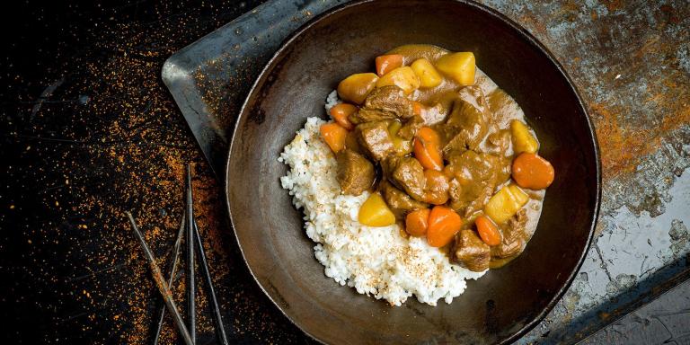 Japanilainen curry-riisi