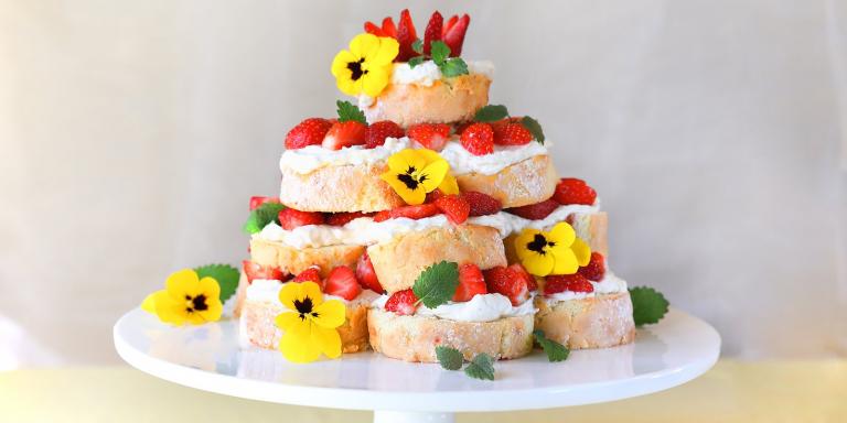 Kääretorttu-pyramidikakku