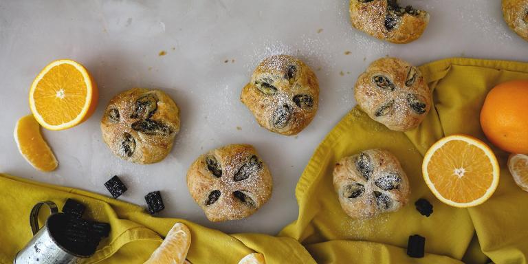Lakritsitäytteiset kukkatortut